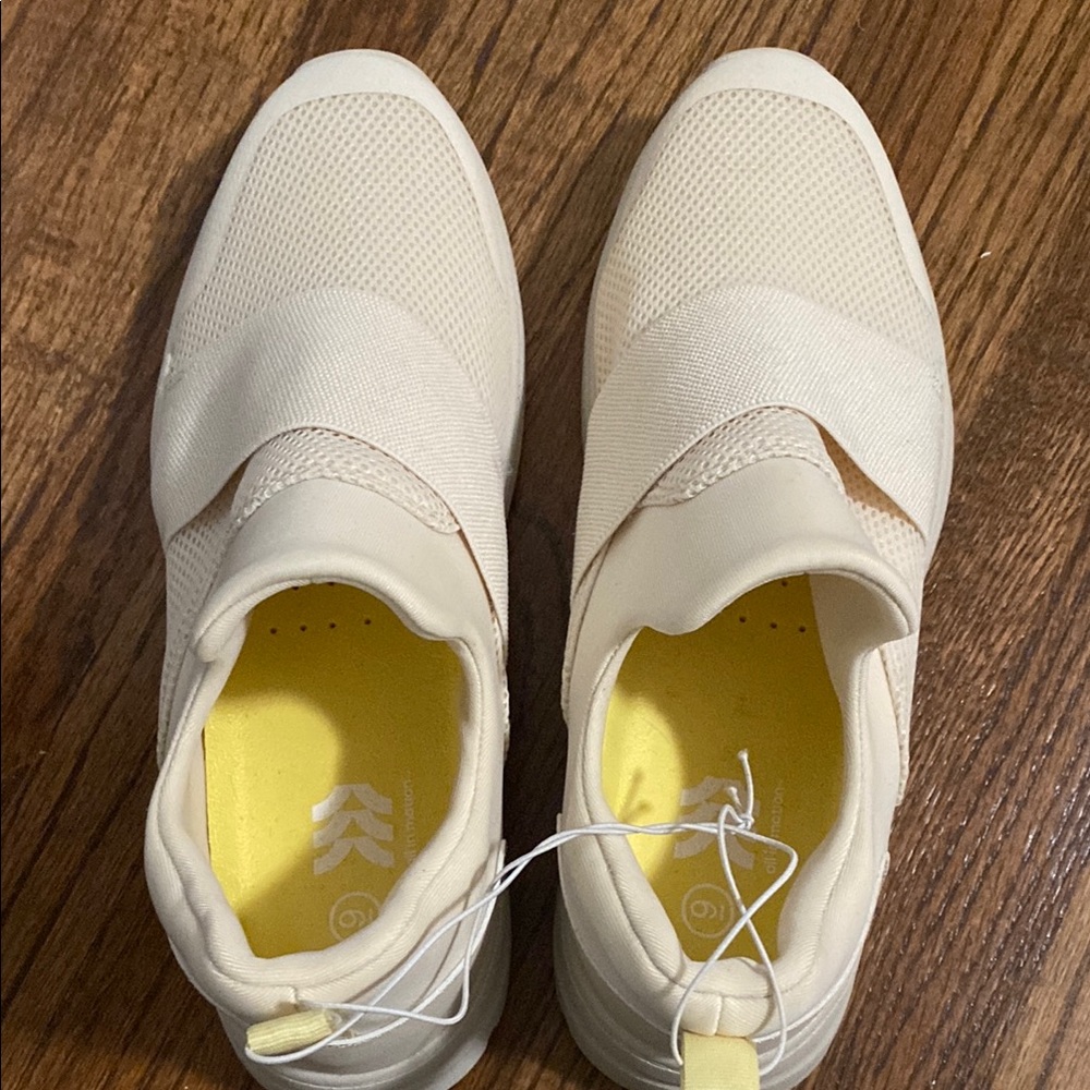 Women’s Cream Sneakers